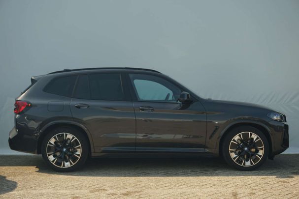 BMW iX3 210 kW image number 3