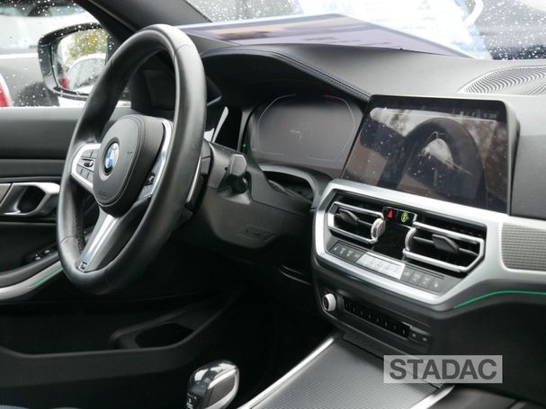 BMW 320i 135 kW image number 9