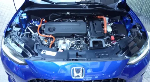 Car image 16