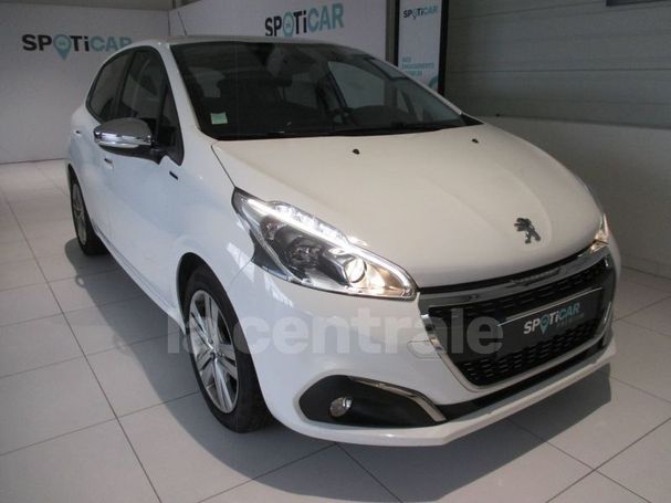 Peugeot 208 PureTech 82 Signature 61 kW image number 2