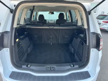 Car image 29