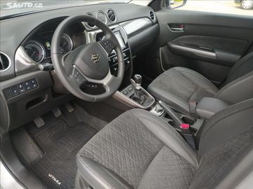 Car image 11