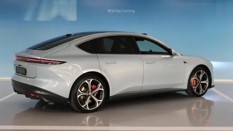 Car image 5