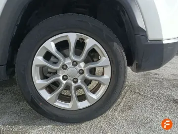 Car image 28