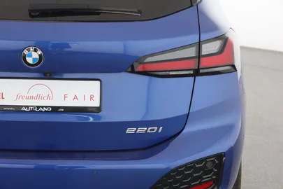 Car image 32