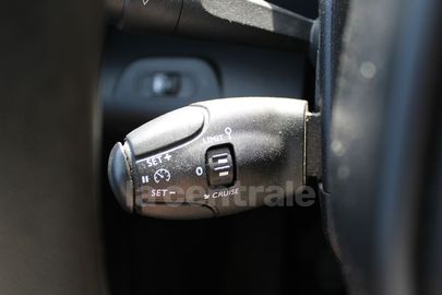 Car image 37