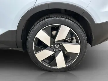 Car image 38