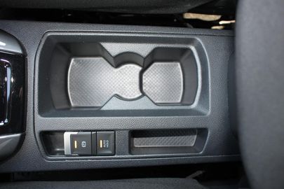 Car image 30