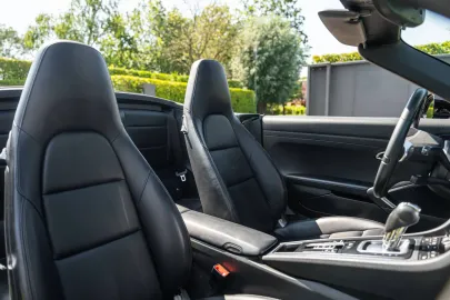 Car image 28
