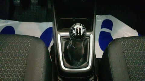 Car image 30