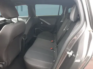 Car image 28