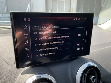 Car image 29