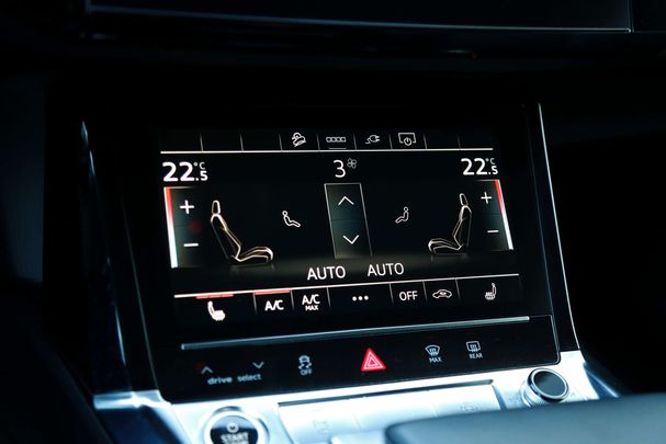 Audi e-tron 55 quattro S-line 300 kW image number 21