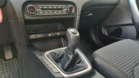 Car image 30