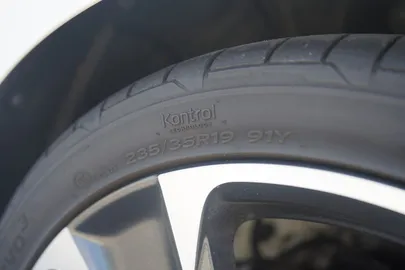 Car image 34