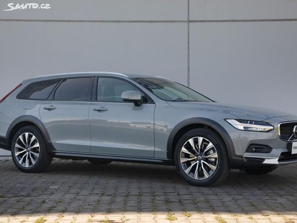 Volvo V90 Cross Country AWD 145 kW image number 2