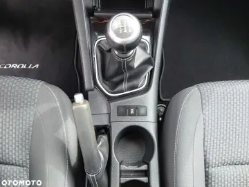 Car image 28