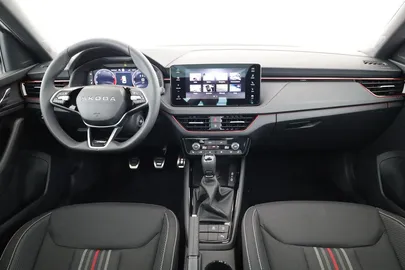 Car image 30