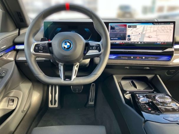 BMW i5 M60 442 kW image number 11