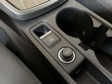 Car image 37