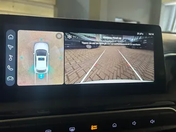 Car image 27