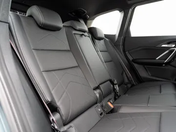 Car image 30
