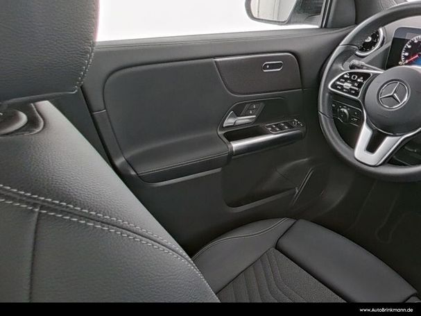 Mercedes-Benz GLA 180 100 kW image number 9