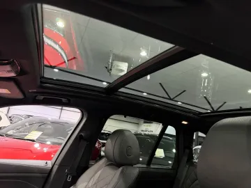 Car image 35