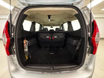 Car image 28