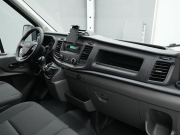 Car image 32