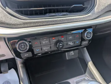 Car image 33