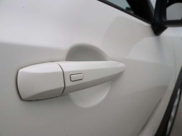 Car image 37