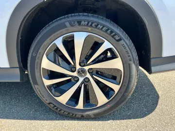 Car image 36
