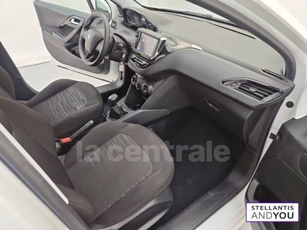 Peugeot 208 BlueHDi 100 75 kW image number 24