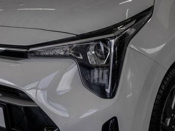 Car image 24