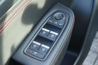 Car image 32