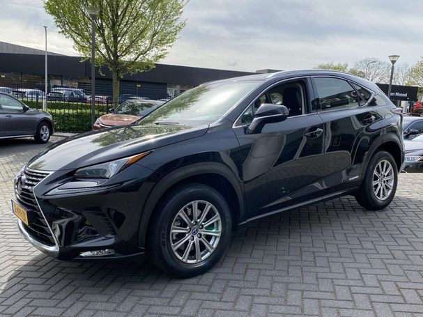 Lexus NX 300 h AWD 145 kW image number 7