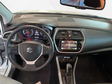 Car image 13