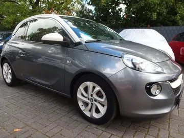 Car image 3