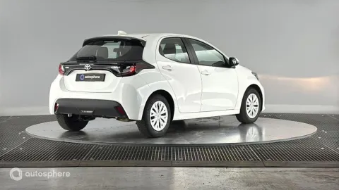 Car image 4