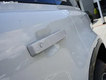 Car image 37