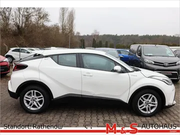 Car image 4