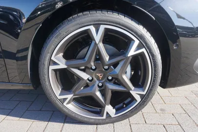 Car image 31