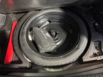 Car image 34