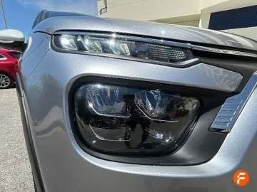 Car image 32