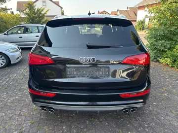 Car image 27