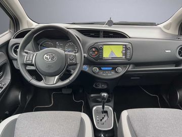 Car image 12