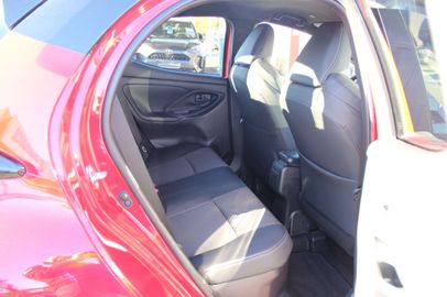 Car image 11