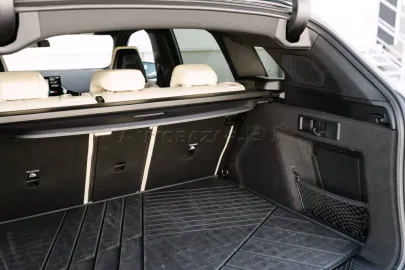 Car image 46