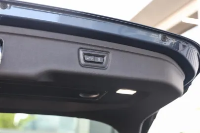 Car image 39